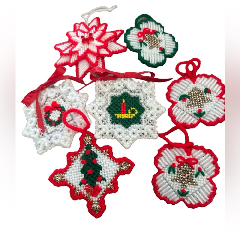 Vintage lot of‎ 7 Needlecraft Hand Made Christmas Ornaments